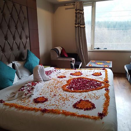 Hotel Neelam Manali Near Volvo Bus Stand Manali Ngoại thất bức ảnh